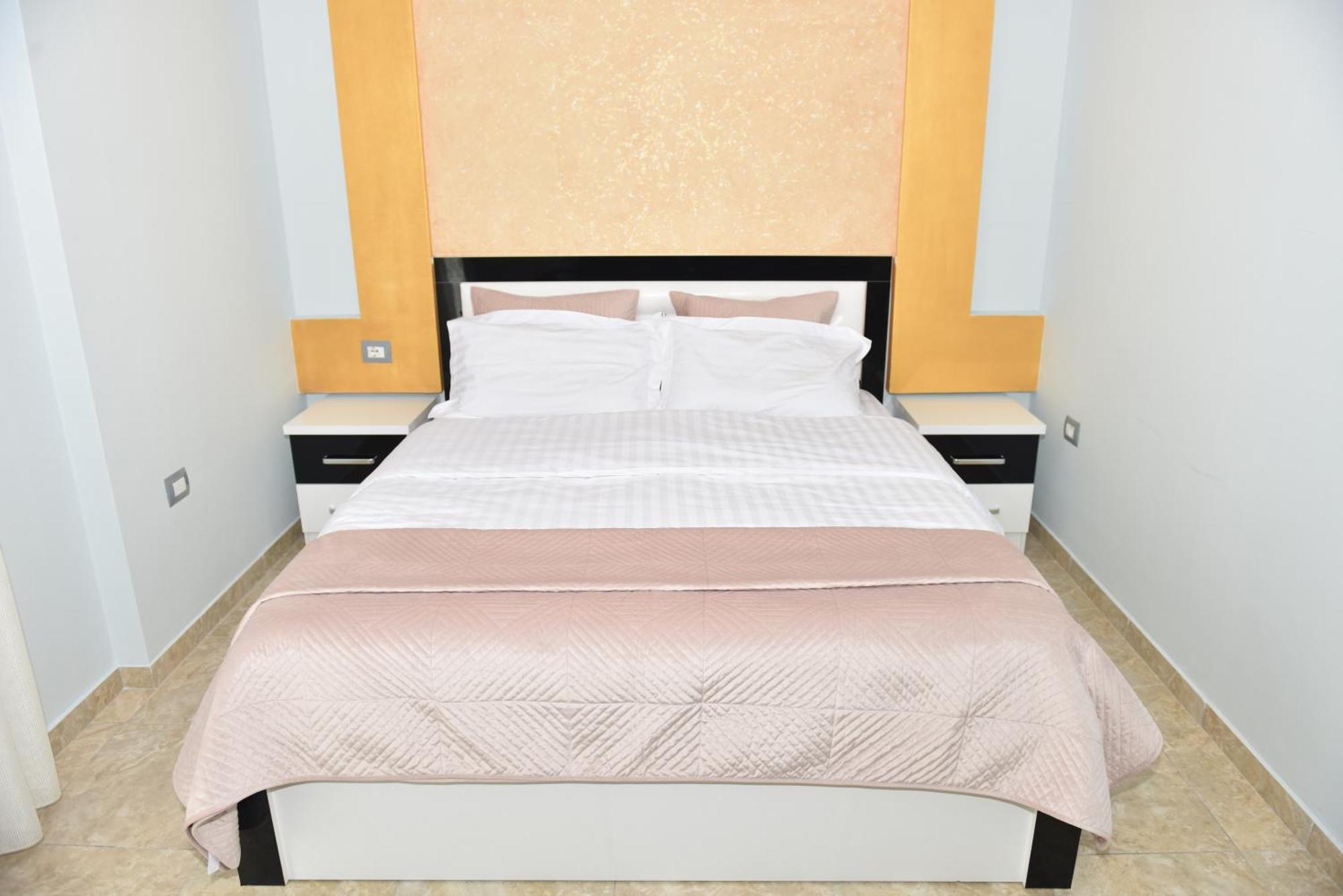 Hotel Termal Peshkopia Kültér fotó