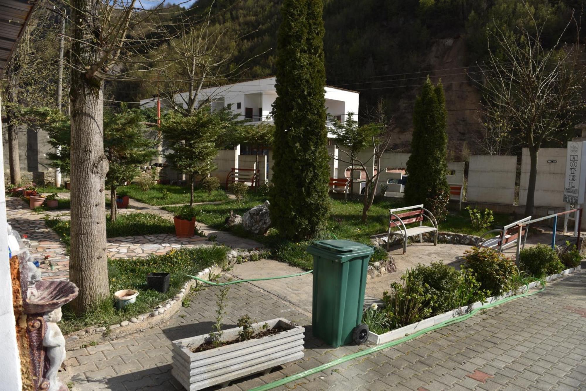 Hotel Termal Peshkopia Kültér fotó